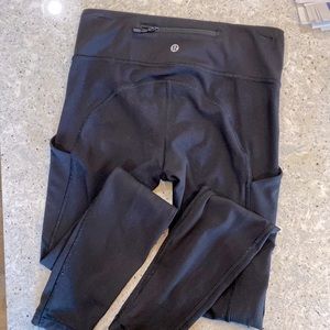 Lululemon Wunder under size 4, 28 inch inseam. Medium rise.